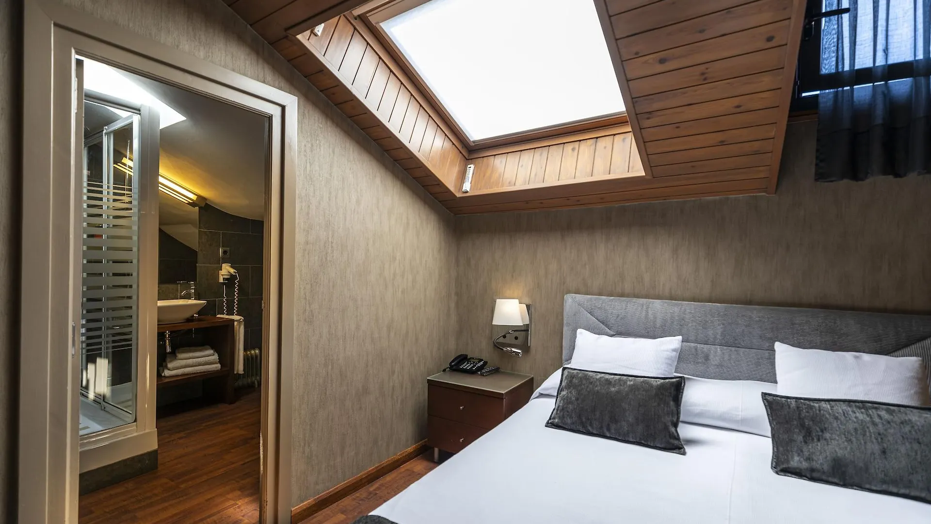 Hotel Del Prado Puigcerdà 3*,  스페인